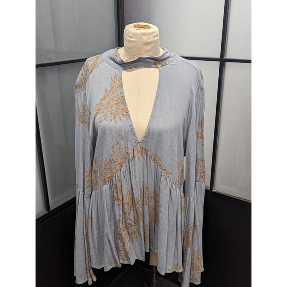 How.Very.Loved | Deep V Flare Sleeves Boho Summer Peplum Shirt Large - Picture 1 of 6